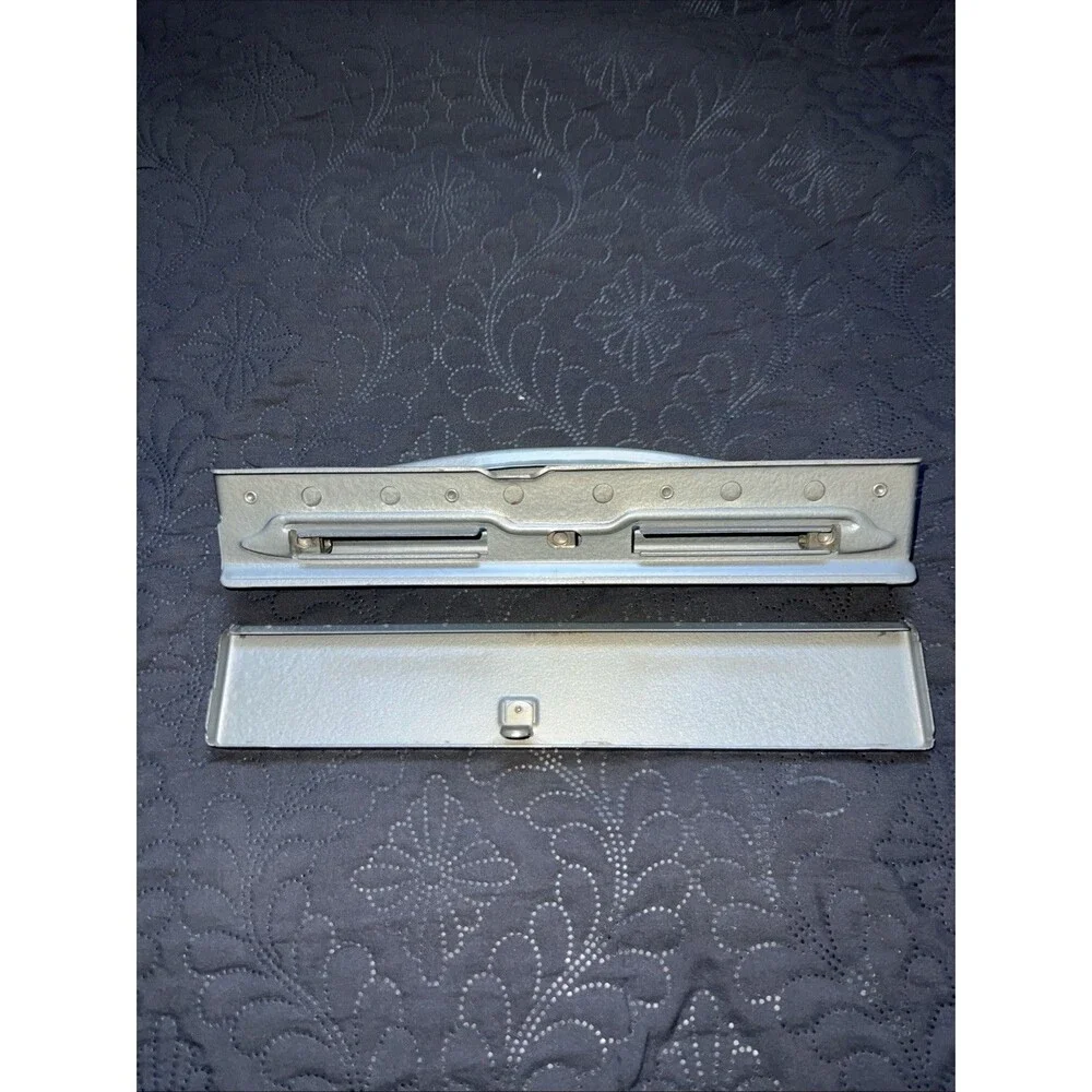 Vintage 1950's Mutual Adjustable No.20 Metal 3 Hole Paper Punch Desktop USA Home